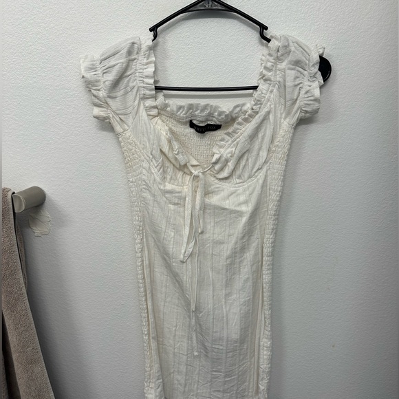 White Fox Dress (small) - Picture 5 of 6